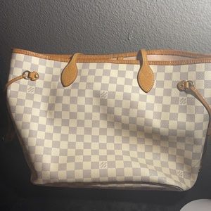 Authentic Louis Vuitton neverfull bag